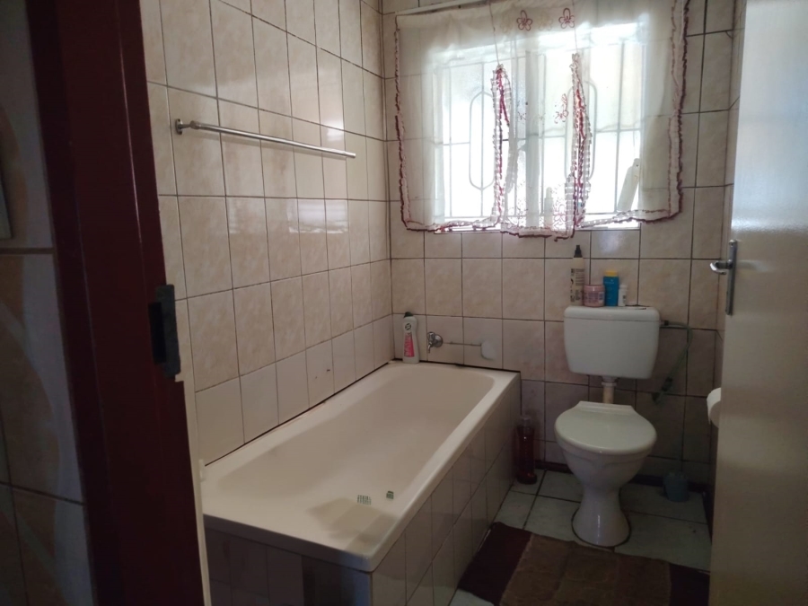 3 Bedroom Property for Sale in Geelhoutpark North West